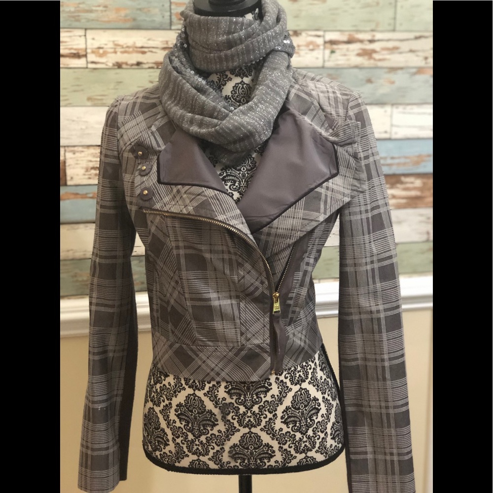 BCBG maxazria light plaid jacket